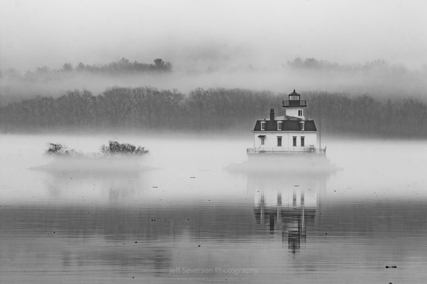 Foggy December at Esopus Light